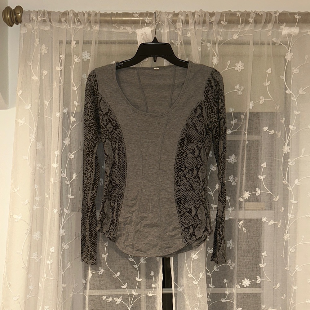 Lululemon long sleeve top
